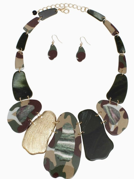 Bib Marbled Camo Green Link Necklace and Earring Set
