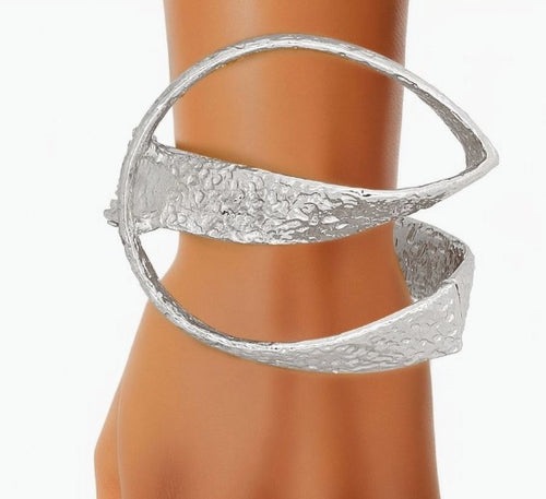 Cuff Artistic Silver Folded Metal Hinge Bracelet
Info
