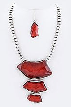 Load image into Gallery viewer, Resin Stones Statement Necklace Set
